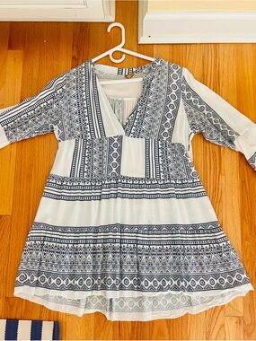Embroidered V-Neck Long Sleeve Dress in White and Navy
